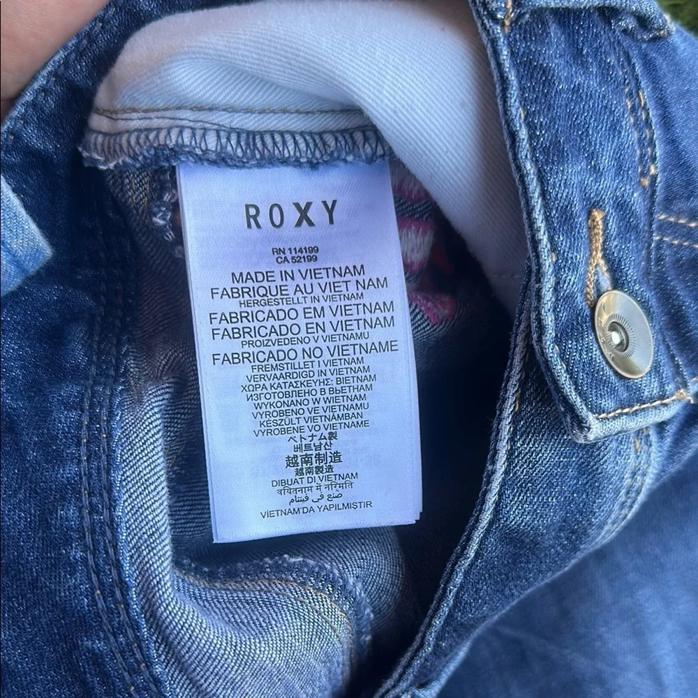 Roxy Boho Aztec Blue Denim Shorts with Pink Embroidery Size 29 - Picture 7 of 7